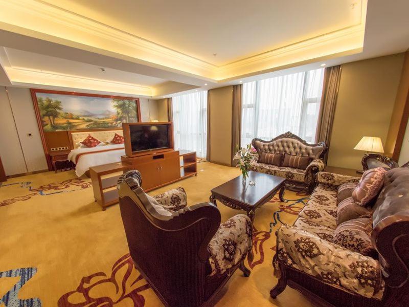 Vienna International Hotel Guangxi Duan Du'an ภายนอก รูปภาพ